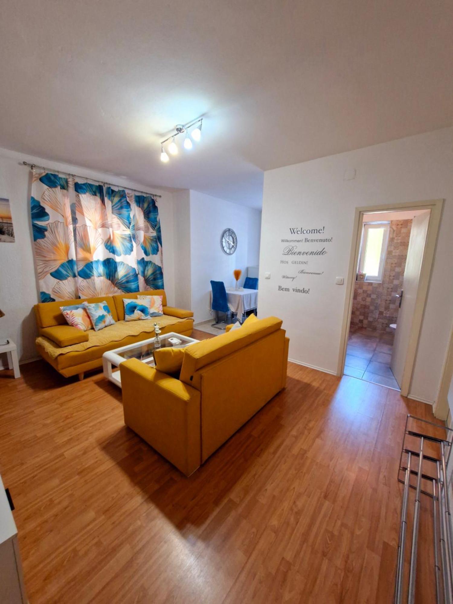 Apartment Lidija Krk Town Buitenkant foto