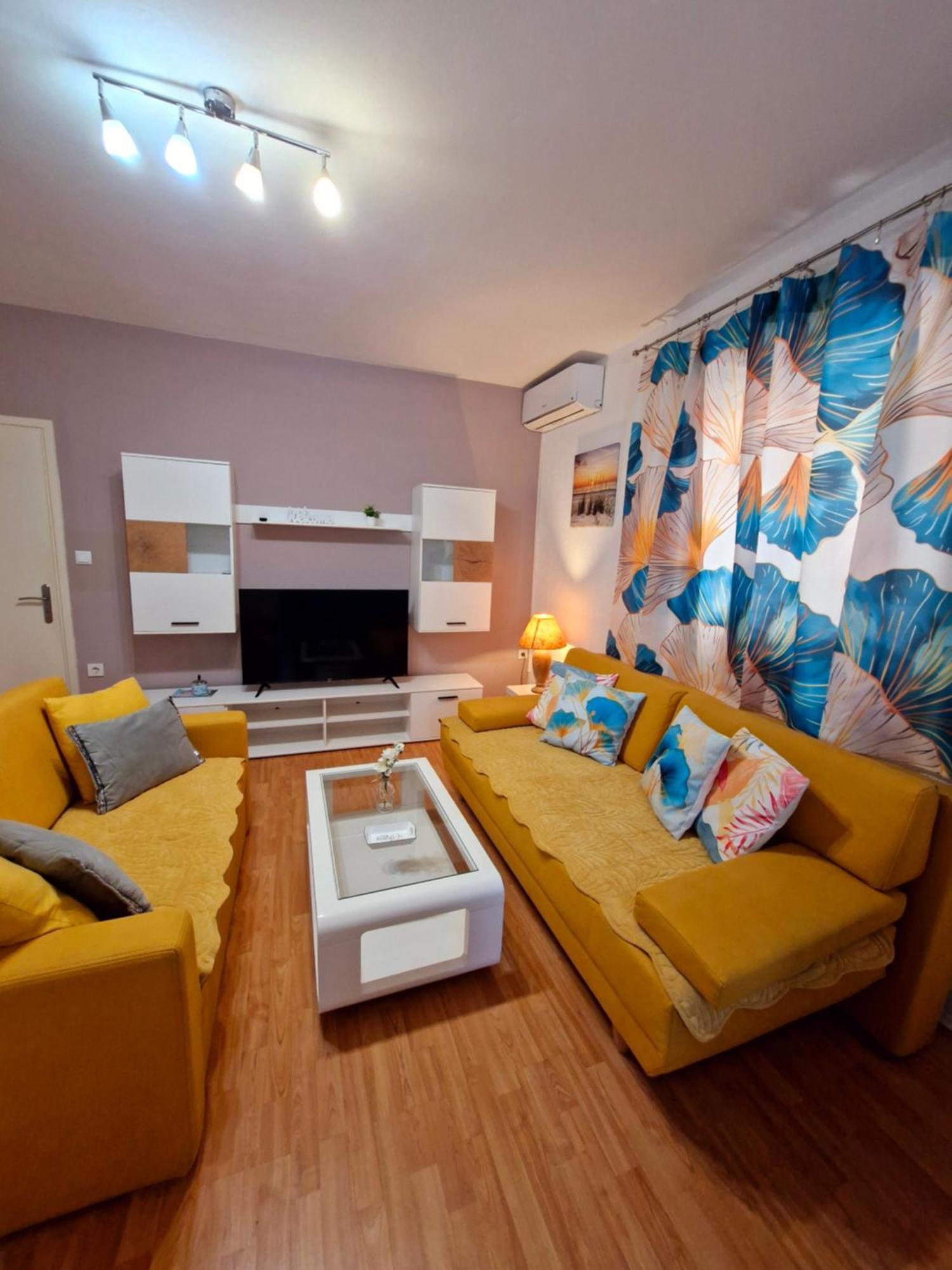 Apartment Lidija Krk Town Buitenkant foto